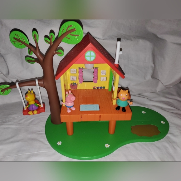 : Lot of peppa pig  toys house car treehouse plush playing cards & figures toys - Picture 8 of 14